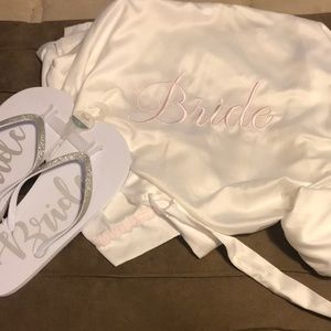 Bride robe and flip flops!